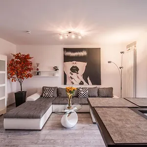 Apartament 2-room Penthouse Plaza P1, Bucureşti